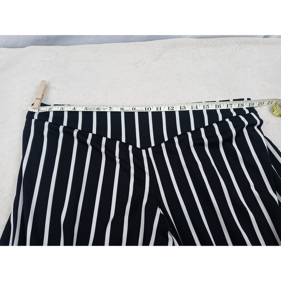Carson Kressley Capri Pants Women's‎ Size 1X Black & White Stripe Wide Leg Pants - Picture 11 of 12